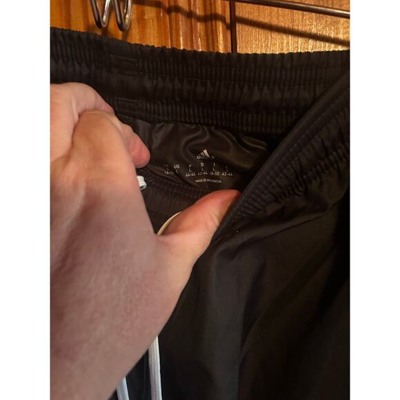Adidas men’s three stripe windbreaker pants black/white size large - Picture 3 of 3